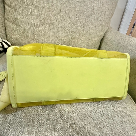 Marc Jacobs Mesh Yellow/Lime Green Tote Bag - Picture 4 of 7